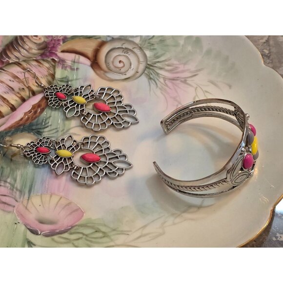 Bohemian Style Silver Tone Cuff Bracelet & Earrings Set - Picture 5 of 6